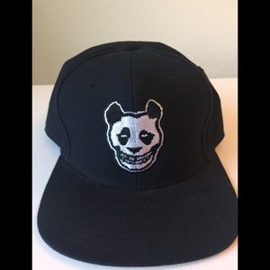 Lrg misfit panda hat